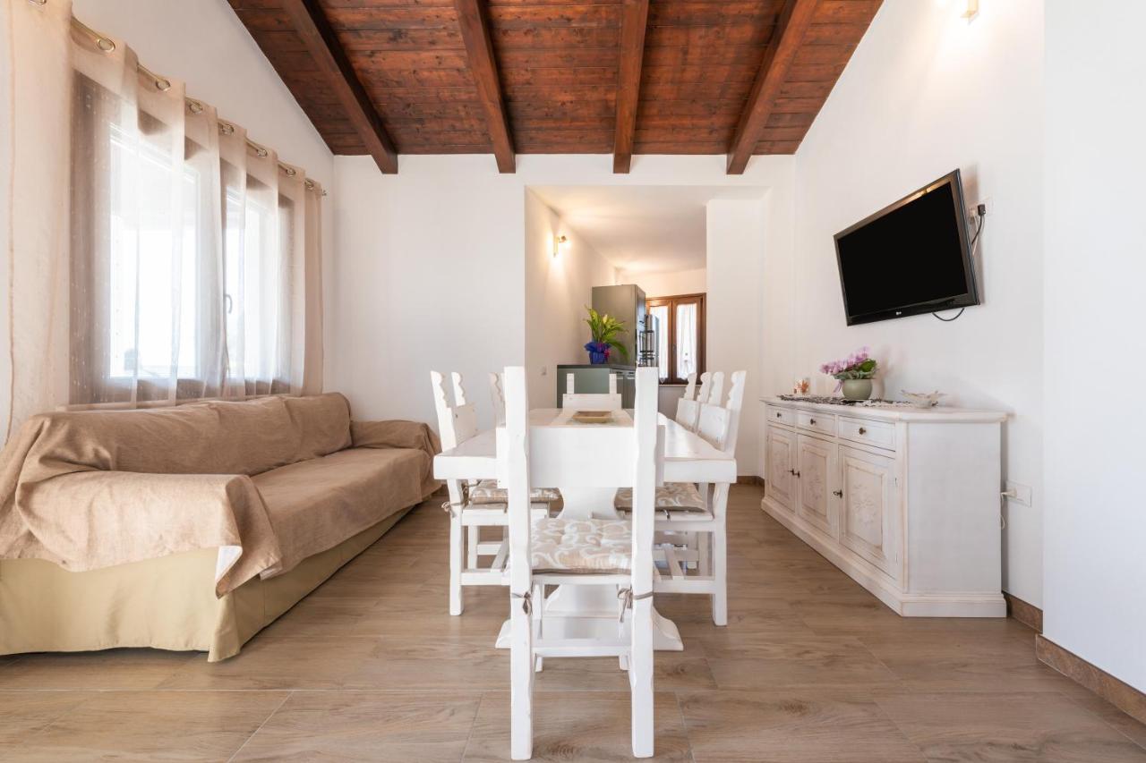 Casa Giovanna San Giovanni Suèrgiu エクステリア 写真